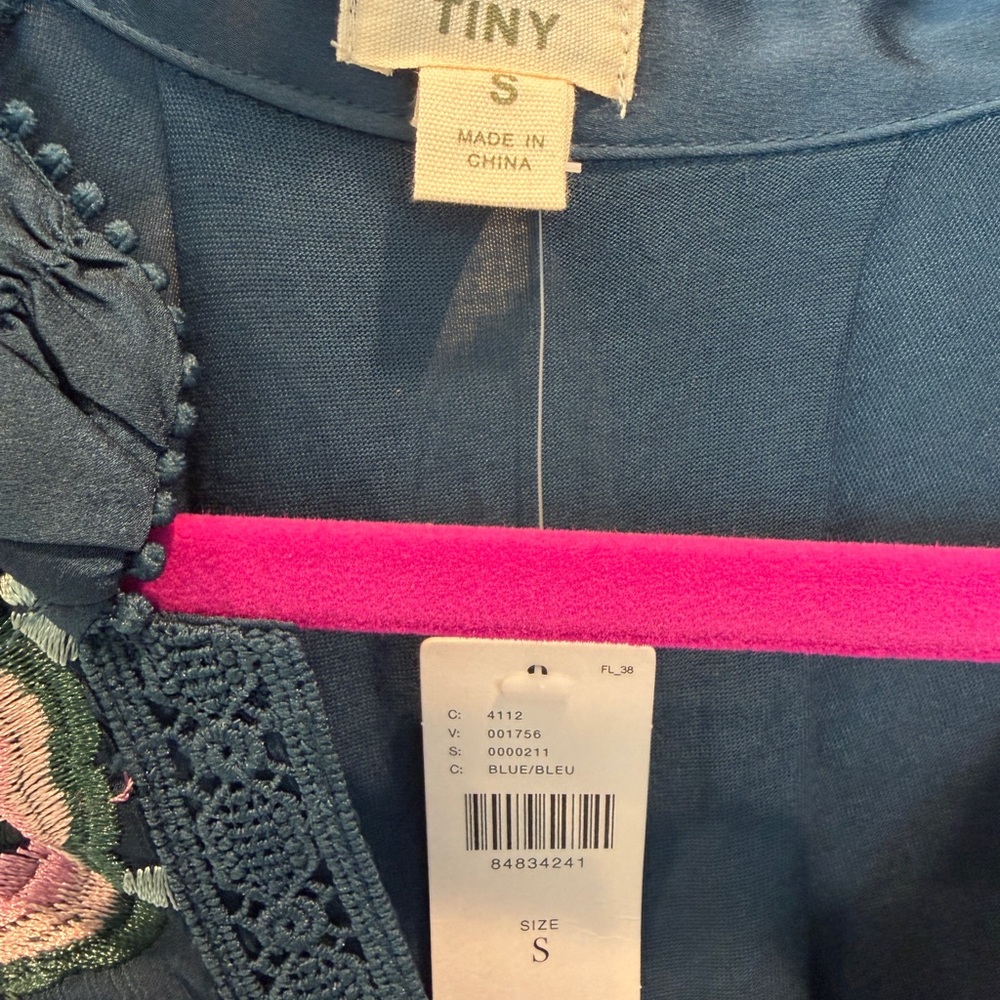 Anthropologie x Tiny Eliana Embroidered Navy Floral Split-Neck Women’s Top - Picture 3 of 8
